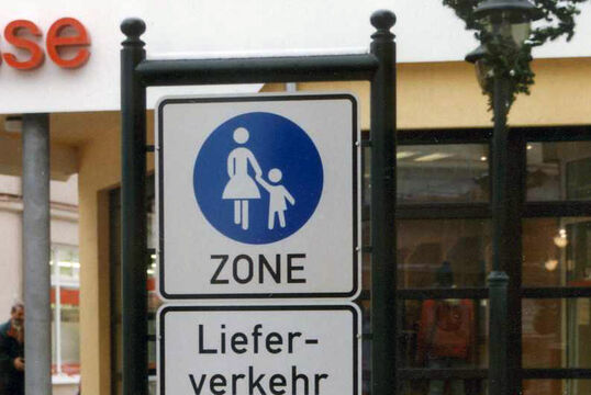 {f:if(condition: '', then: '', else: '{f:if(condition:\'\', then:\'\', else: \'Signalisation Panneau d'information routière\')}')}