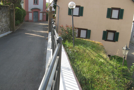 Neidenstein, retaining wall at the church moat