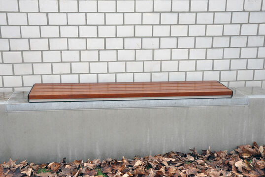 Wall top seating Wall top seating Aurich