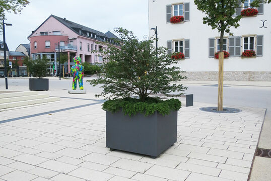 Bertrange, Luxemburg - Pflanzgefäß Bari quadratisch