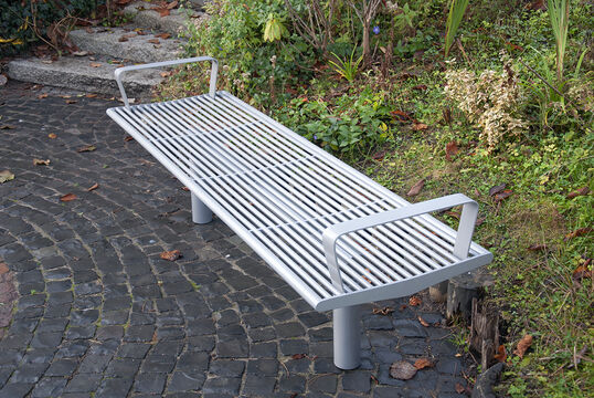 {f:if(condition: '', then: '', else: '{f:if(condition:\'\', then:\'\', else: \'Bench with steel seat base Bench Römö with steel seat base\')}')}