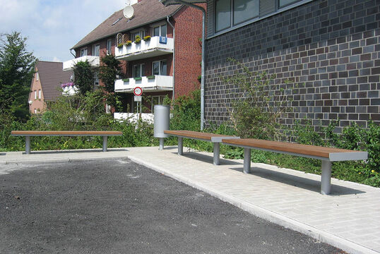 {f:if(condition: '', then: '', else: '{f:if(condition:\'\', then:\'\', else: \'Bench with timber seat base Bench Aurich with timber seat base\')}')}