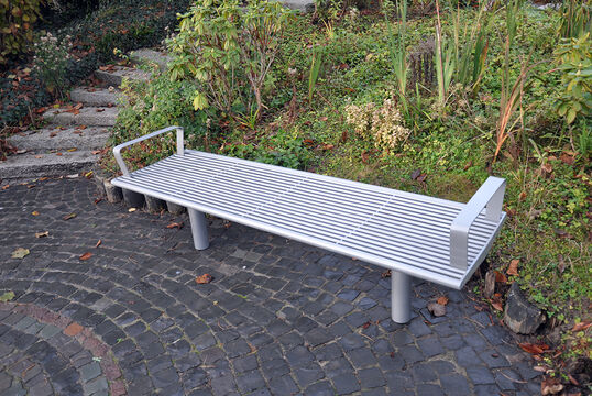 {f:if(condition: '', then: '', else: '{f:if(condition:\'\', then:\'\', else: \'Bench with steel seat base Bench Römö with steel seat base\')}')}