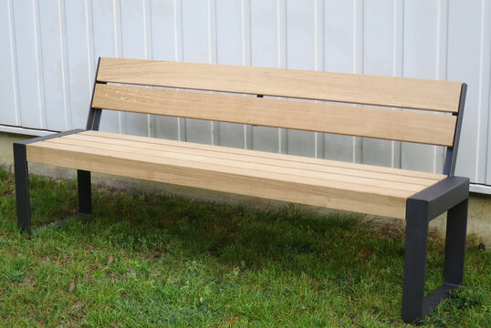 Sitzbank mit Holzauflage Banc Espo avec assise en bois