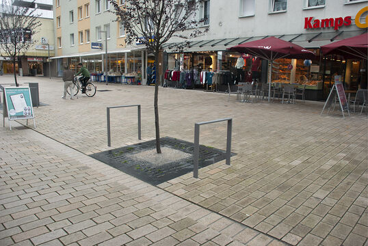 {f:if(condition: '', then: '', else: '{f:if(condition:\'\', then:\'\', else: \'Bicyle parking hoop Bicycle parking hoop Cubo\')}')}