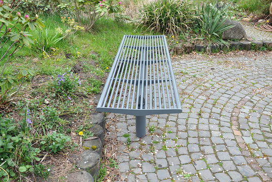 {f:if(condition: '', then: '', else: '{f:if(condition:\'\', then:\'\', else: \'Bench with steel seat base Bench Römö with steel seat base\')}')}