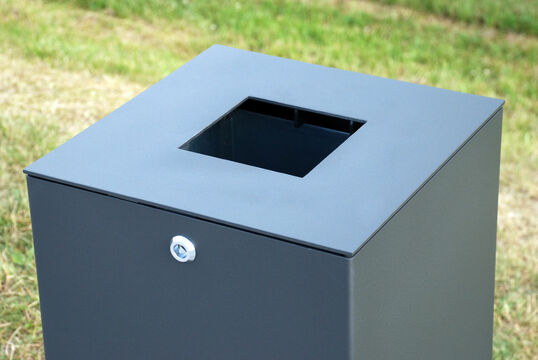 {f:if(condition: '', then: '', else: '{f:if(condition:\'\', then:\'\', else: \'Litter bin Litter bin series 725\')}')}