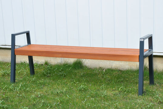 {f:if(condition: '', then: '', else: '{f:if(condition:\'\', then:\'\', else: \'Bench with timber seat base Bench Offenburg with timber seat base\')}')}