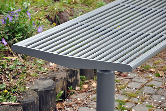{f:if(condition: '', then: '', else: '{f:if(condition:\'\', then:\'\', else: \'Bench with steel seat base Bench Römö with steel seat base\')}')}