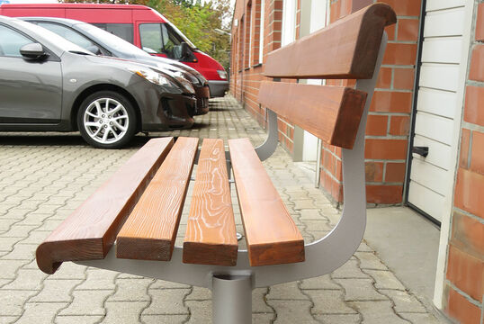 {f:if(condition: '', then: '', else: '{f:if(condition:\'\', then:\'\', else: \'Seat with timber seat base Seat Delmenhorst with timber seat base\')}')}