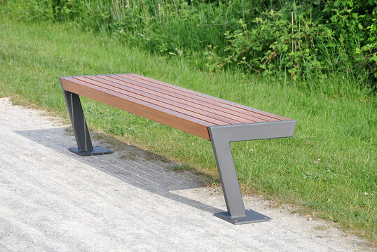 {f:if(condition: '', then: '', else: '{f:if(condition:\'\', then:\'\', else: \'Bench with timber seat base Bench Henne with timber seat base\')}')}