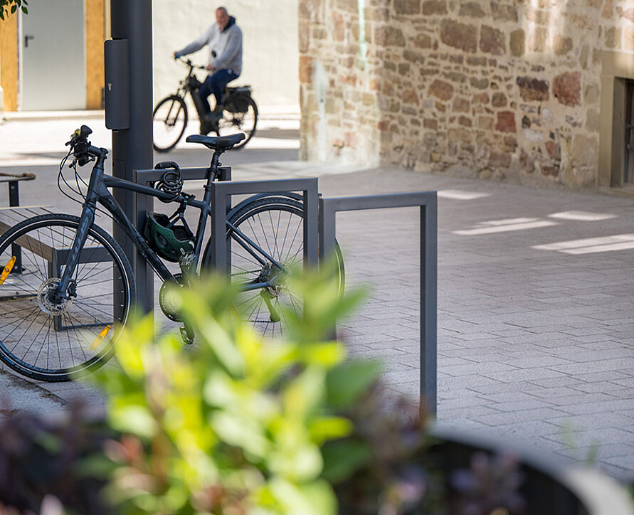 Ensemble historique rencontre espace urbain moderne