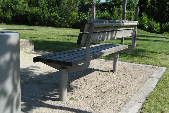 {f:if(condition: '', then: '', else: '{f:if(condition:\'\', then:\'\', else: \'Seat with timber seat base Seat Delmenhorst with timber seat base\')}')}