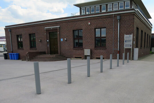 {f:if(condition: '', then: '', else: '{f:if(condition:\'\', then:\'\', else: \'Steel bollard Steel bollard Kiel\')}')}