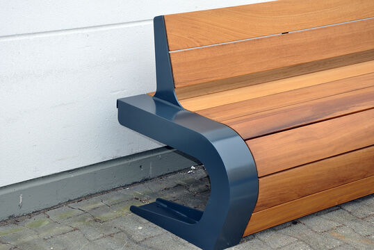 Sitzbank mit Holzauflage Banc Beluga avec assise en bois