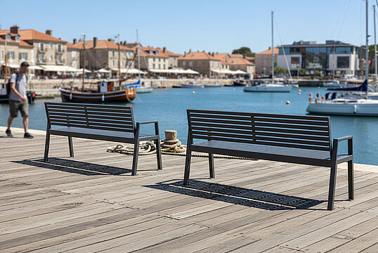 Banc Offenburg ST avec assise en acier