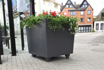 Planter deluxe for the public space
