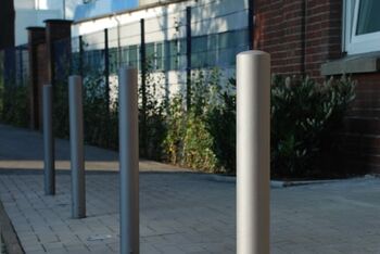 Breakaway bollards