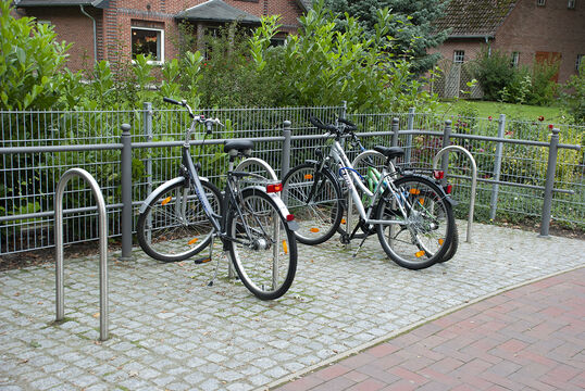 {f:if(condition: '', then: '', else: '{f:if(condition:\'\', then:\'\', else: \'Bicyle parking hoop Bicycle parking hoop Mira\')}')}