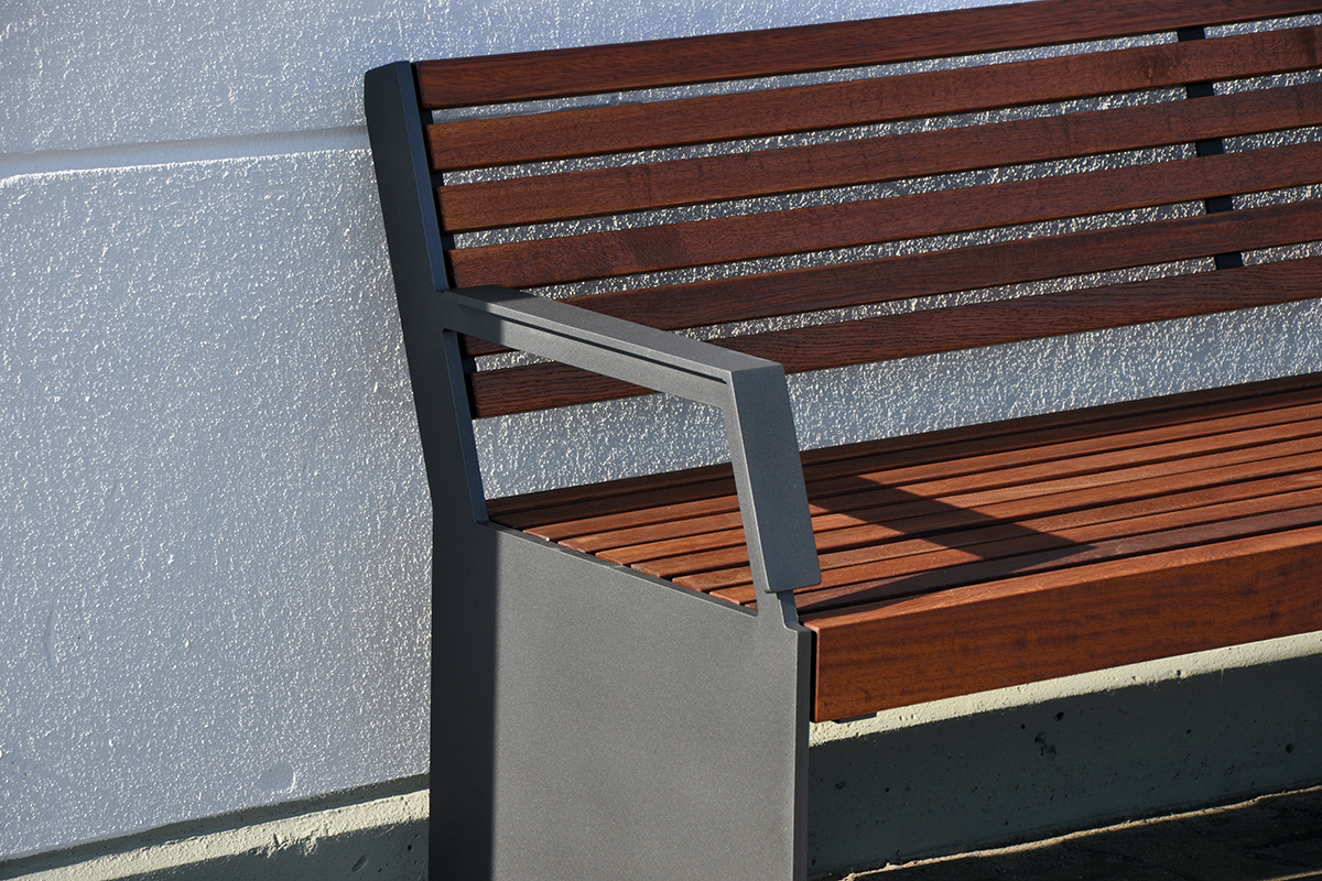 Sitzbank mit Holzauflage Göteborg - Thieme GmbH